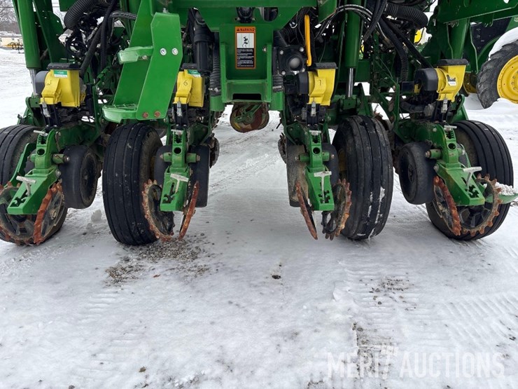 2016-john-deere-1775nt-image-22