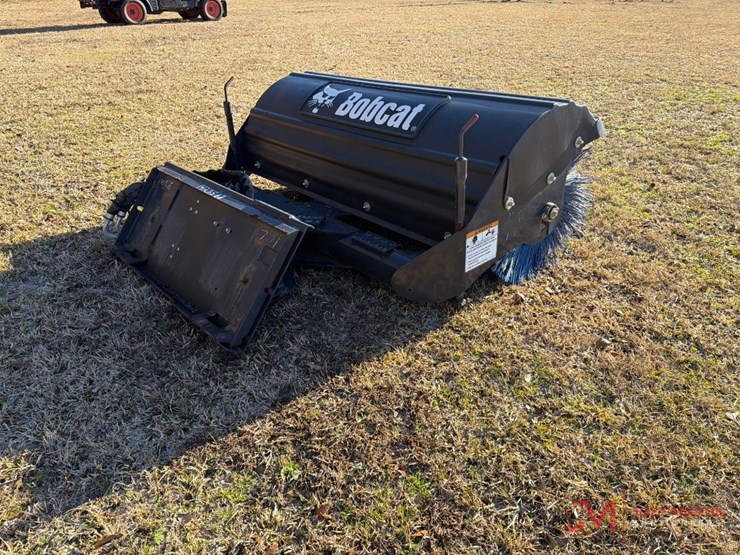 2011-bobcat-68"-angle-broom-/-sweeper-skid-steer-attachment-image-2