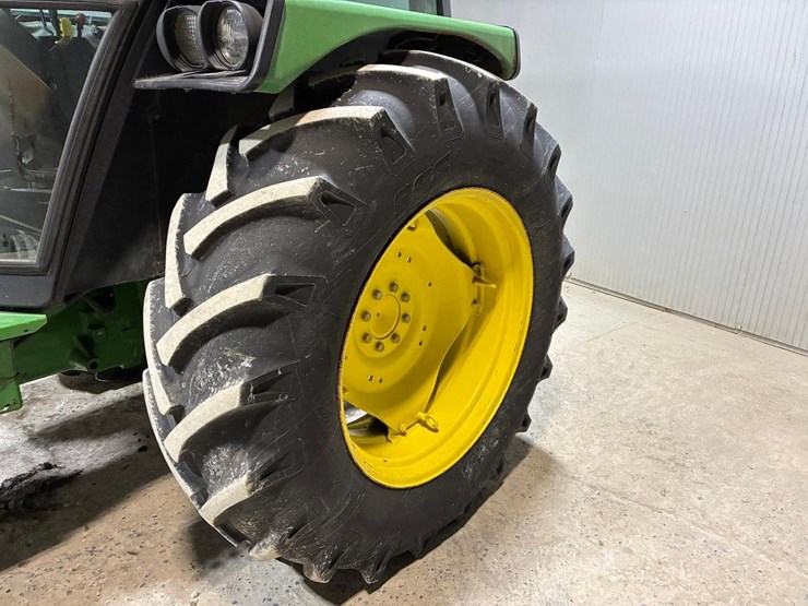 john-deere-2555-image-11