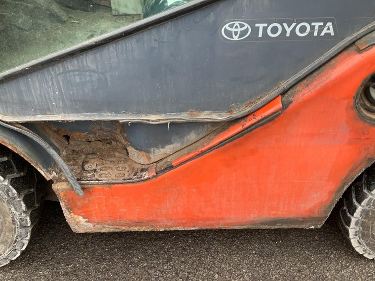 2018-toyota-8fdu25-image-33