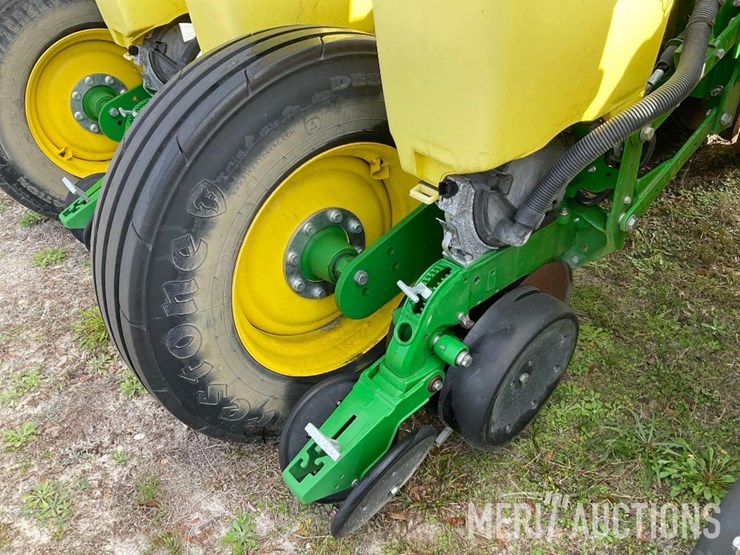 2020-john-deere-1770nt-image-15