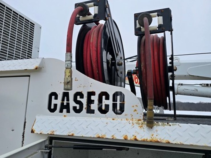 2000-freightliner-fl70-image-16