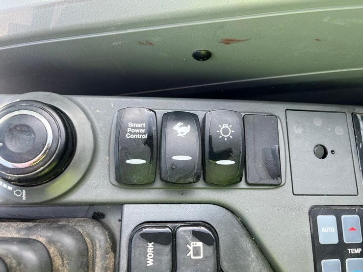 2020-bobcat-e145-image-32