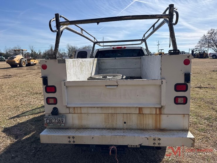 2013-chevrolet-2500-image-13