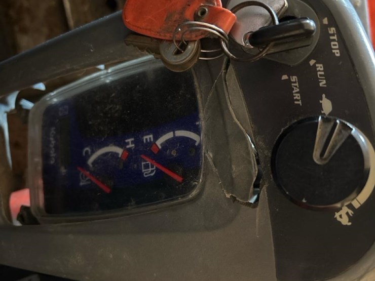 2016-kubota-ssv75-image-16