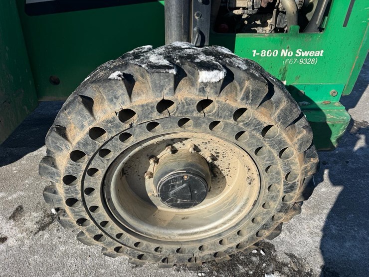 2013-sky-trak-6042-image-28