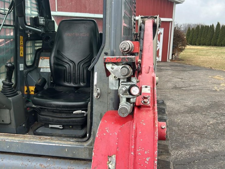 2017-takeuchi-tl8-image-15