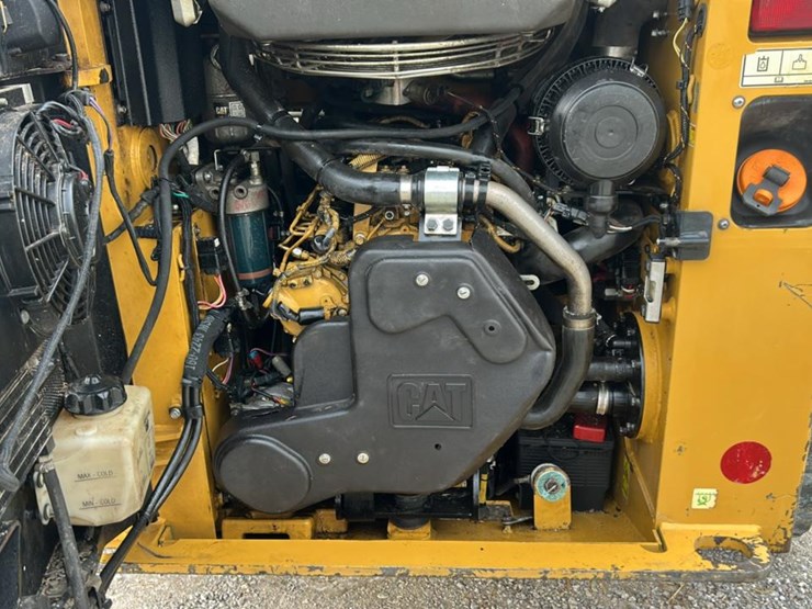 2019-caterpillar-249d-image-27