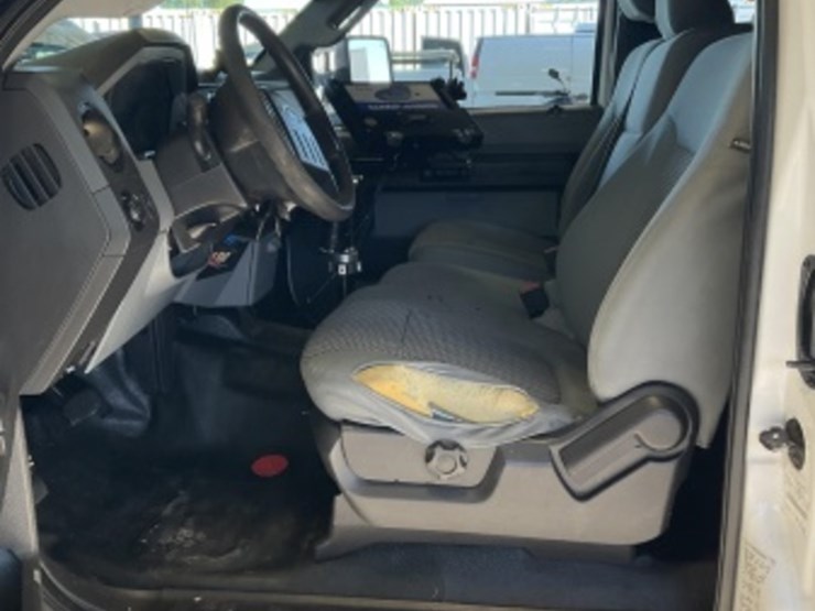 2014-ford-f550-image-25