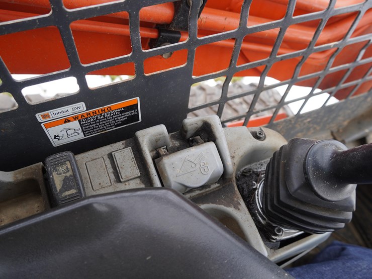 2016-kubota-svl95-2s-image-18