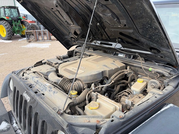 2016-jeep-wrangler-sport-image-10