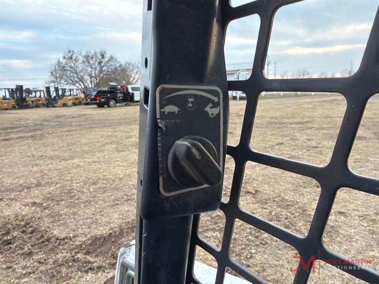 2020-bobcat-t450-image-17