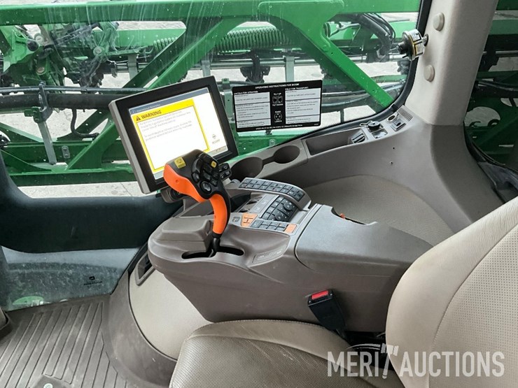 2020-john-deere-r4045-image-37