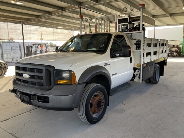 2005-ford-f550-image-4