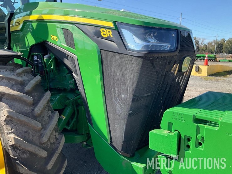 2023-john-deere-8r-370-image-35