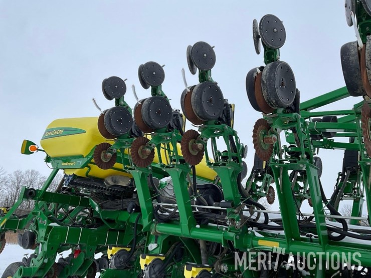2016-john-deere-1795-image-26