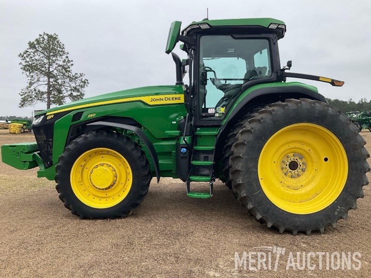 2024-john-deere-8r-250-image-2