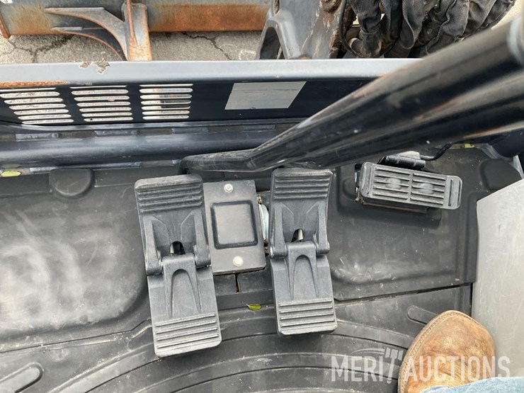 2019-deere-30g-image-38