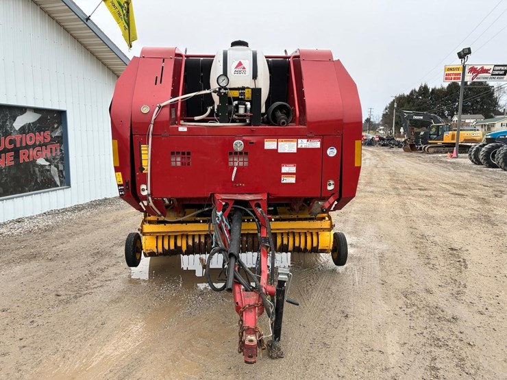 new-holland-br7060-image-9