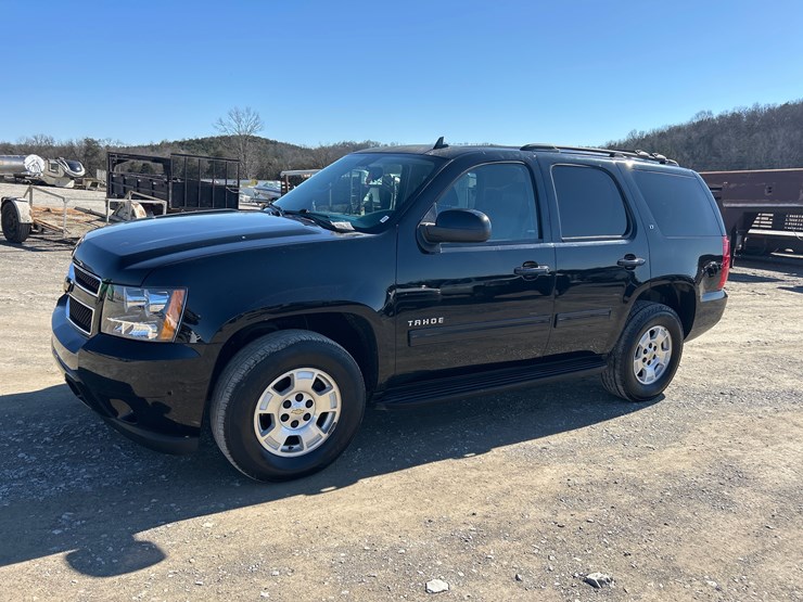 2013-chevrolet-tahoe-image-1