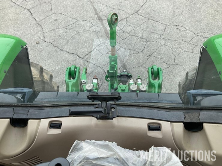 2021-john-deere-6110m-image-45