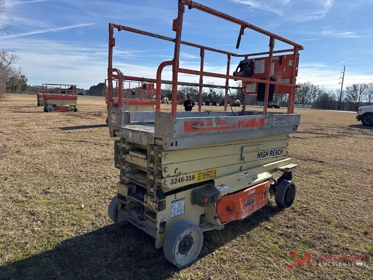 2007-jlg-3246es-image-2