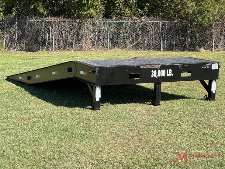 new-pro-series-30,000-lb-capacity-loading-dock-image-1