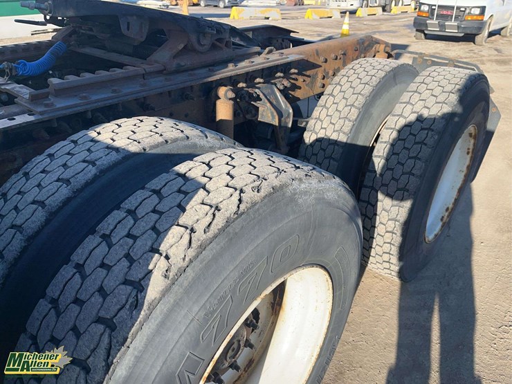 2017-international-prostar-image-11