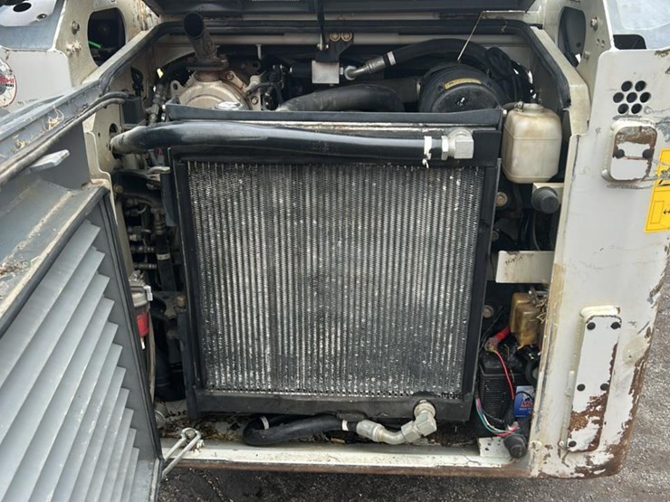 2017-takeuchi-tl8-image-23