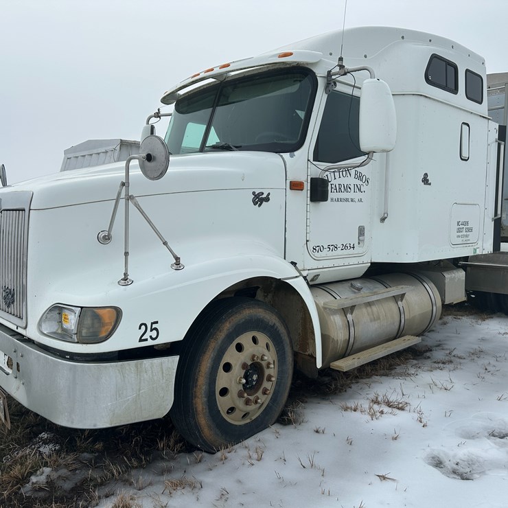 2001 INTERNATIONAL 2001