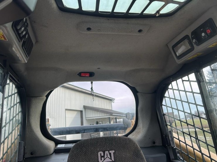 2019-caterpillar-249d-image-54