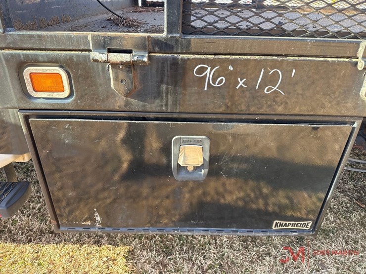 2017-ford-f550-xl-image-11