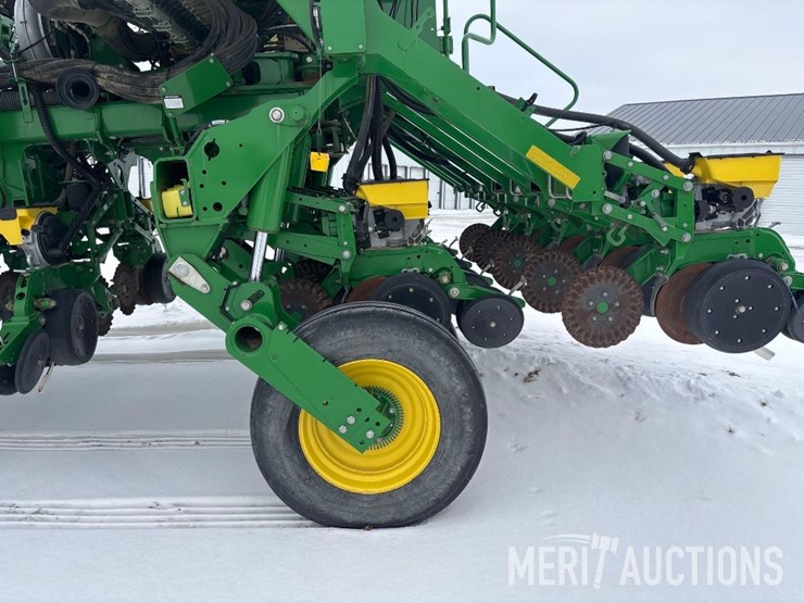 2020-john-deere-1795-image-18