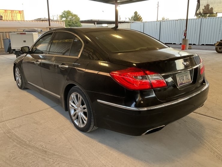 2012-hyundai-genesis-sdn-image-5