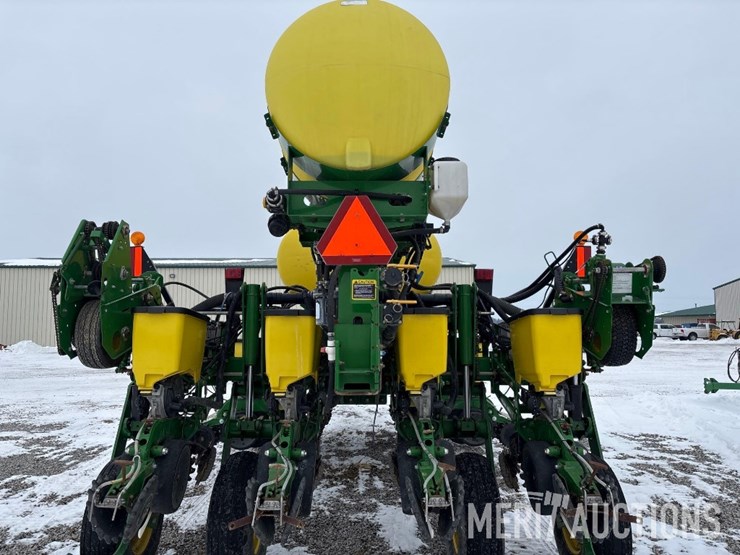 2015-john-deere-1775nt-image-22
