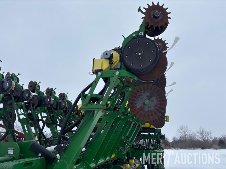 2013-john-deere-1790-image-15