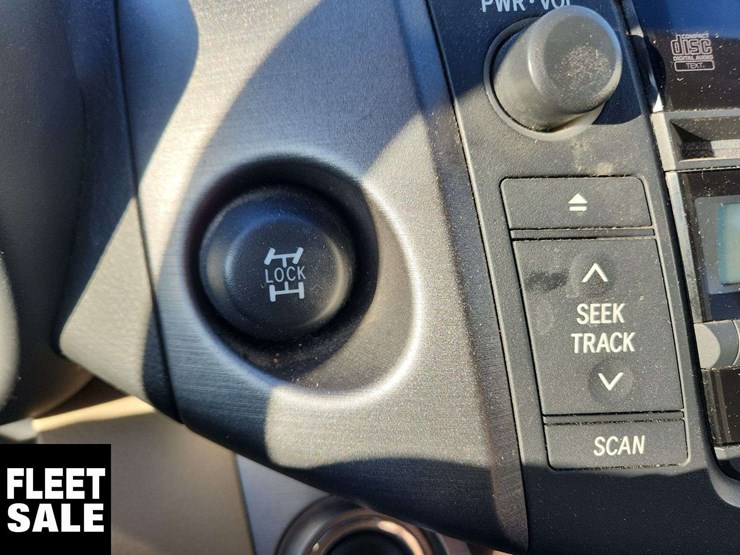 2009-toyota-rav4-image-13