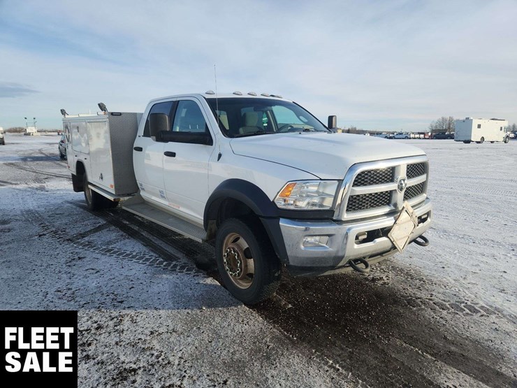 2018-ram-5500-slt-image-2