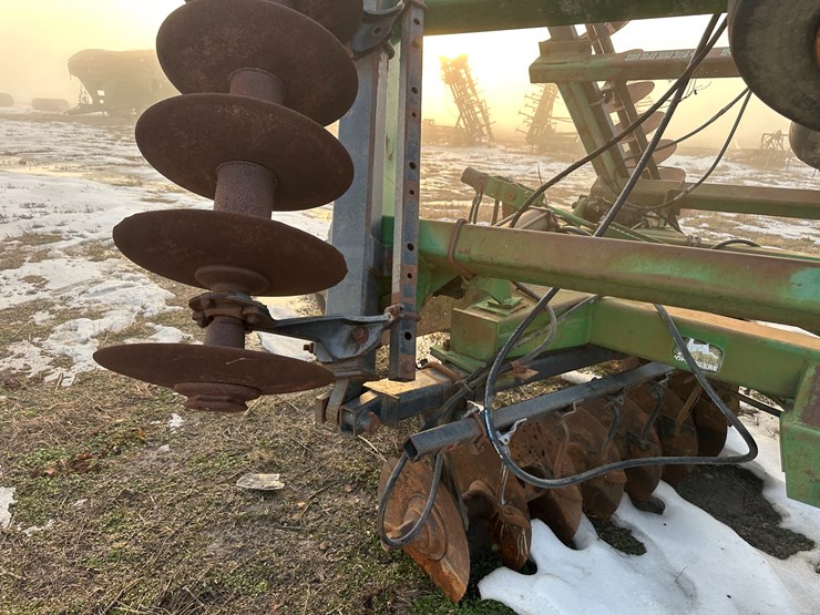 john-deere-630-image-33