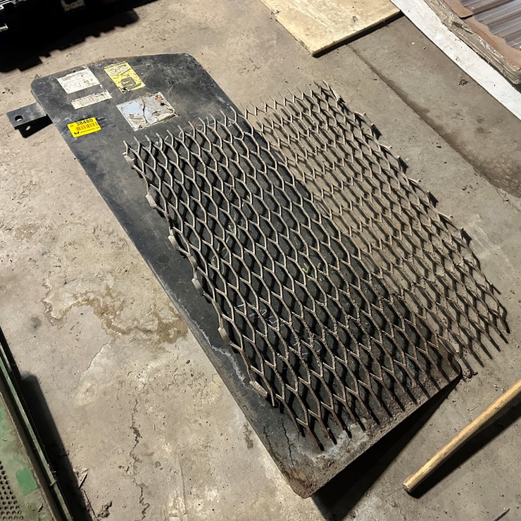 #38480 • Metal Mesh & Panel