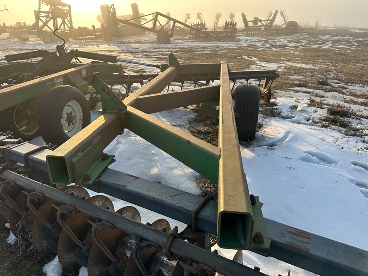 john-deere-630-image-21