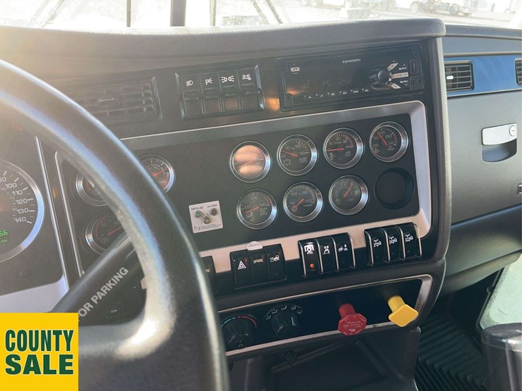 2019-kenworth-t800-image-17