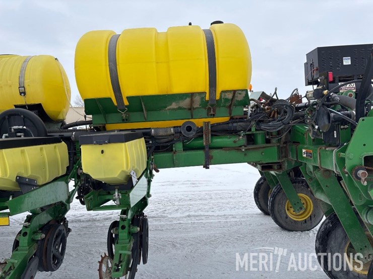 2013-john-deere-1770nt-image-17