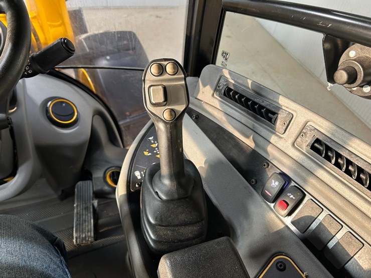 2022-jcb-407-image-20