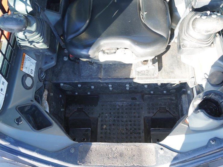 2019-bobcat-t770-image-13