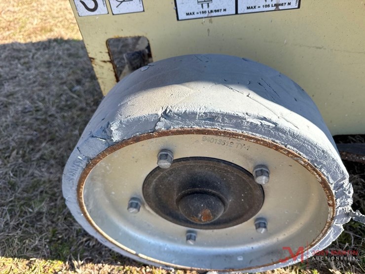 2015-jlg-3246es-image-10