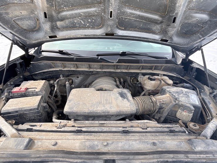 #1120-•-2019-chevrolet-silverado-4x4-crew-cab-image-15