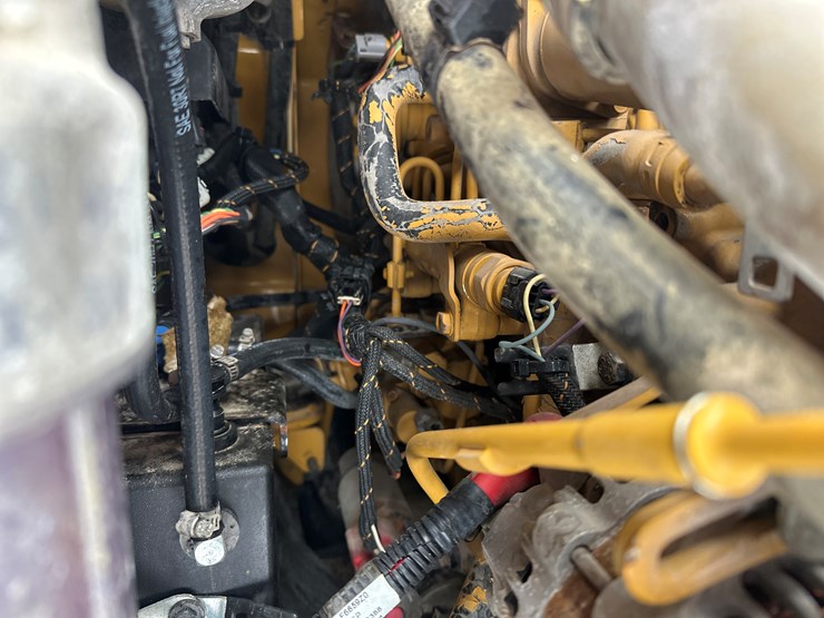 caterpillar-242d-image-45