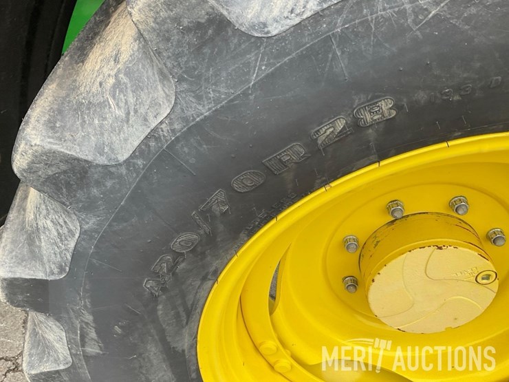 2021-john-deere-6110m-image-40