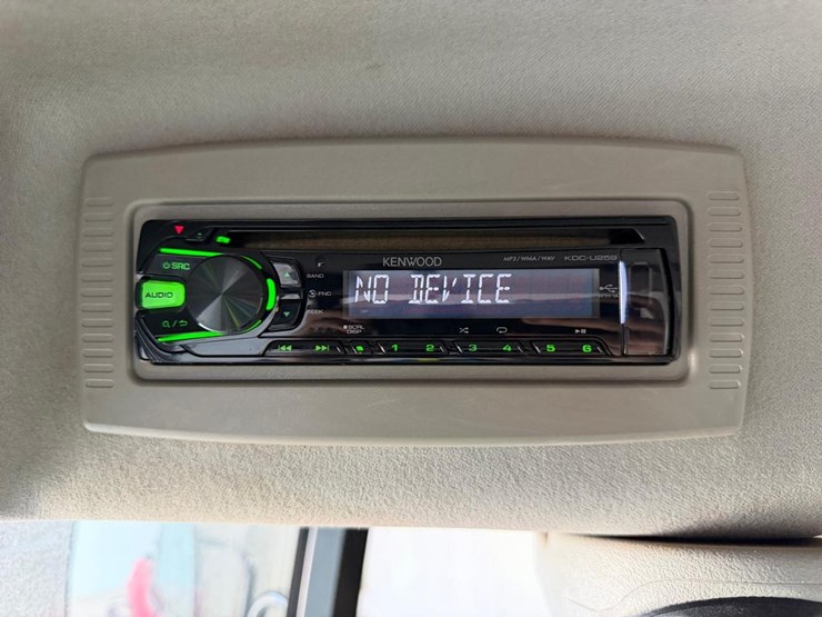 2016-mahindra-2565-image-25